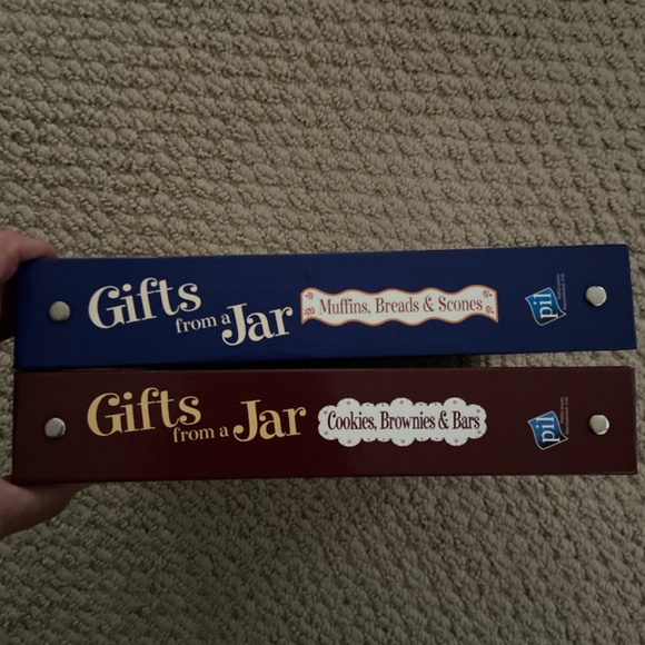 Two New Cookbooks Brand New Set of 2 Christmas Gifts from a Jar - Picture 9 of 10